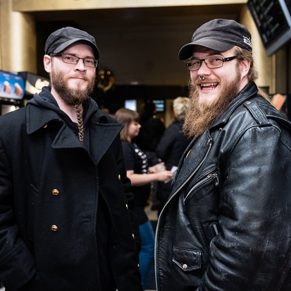 Miehet menivät katsomaan heavy-elokuvaa. Kuva: Markus Korpi-Hallila