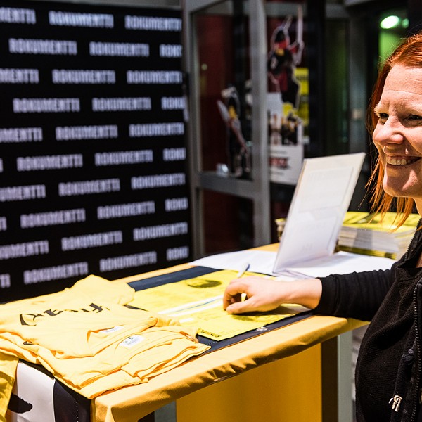 Katri ja hymyilevä vastaanotto. Kuva: Markus Korpi-Hallila